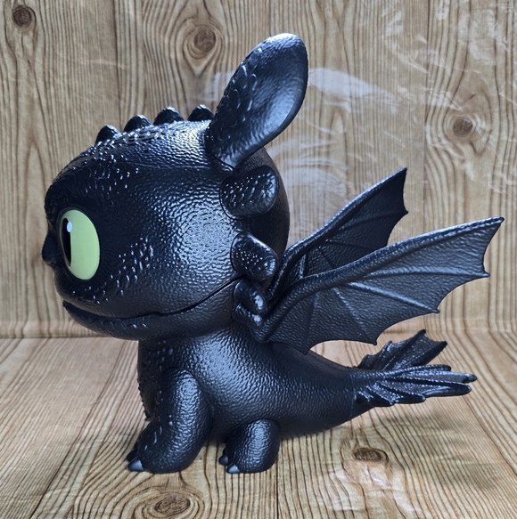 Toothless Dragon Popcorn Bucket - Picture 2 of 7
